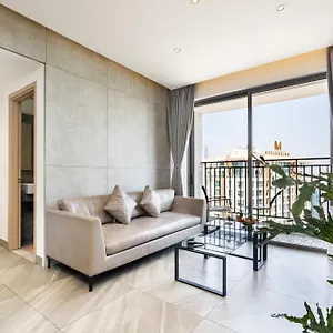 Saigon Authentic Apartments: Infinity Pool & Daily Perks Apartment