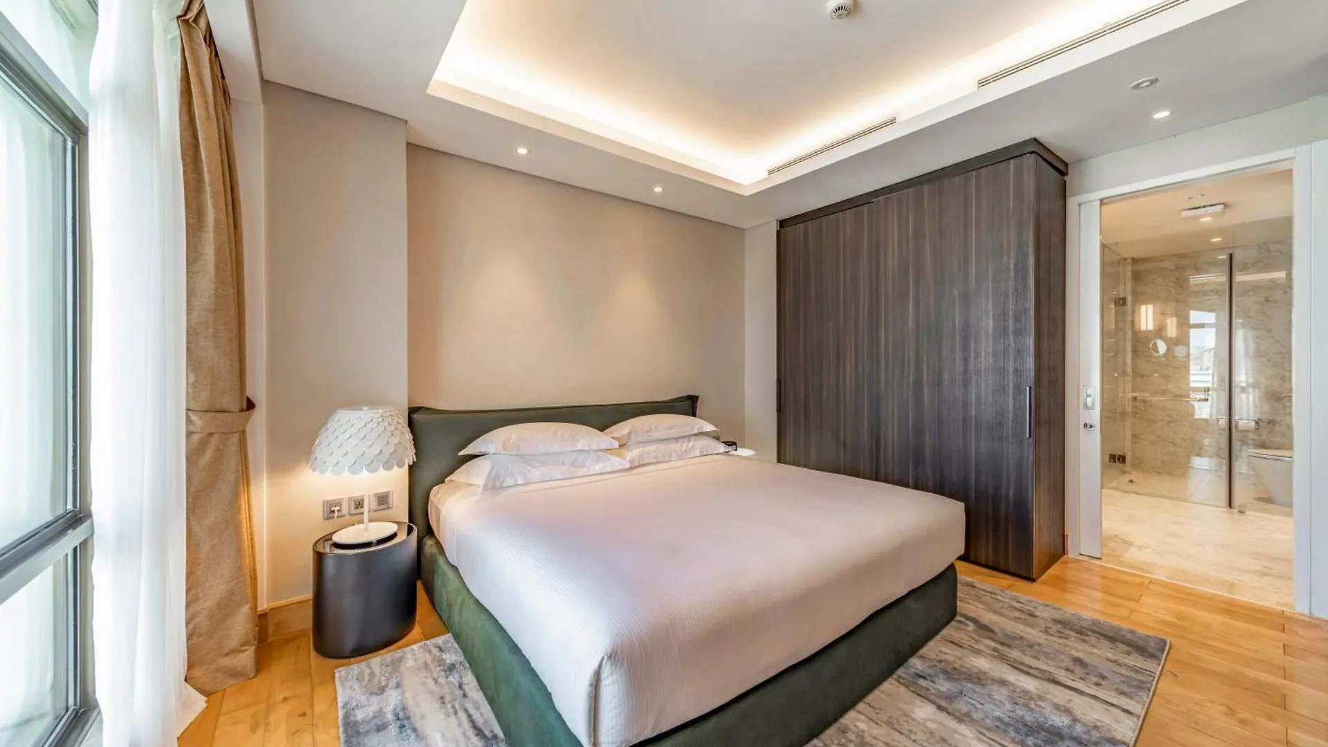 Sherwood Suites Ho Chi Minh City 5*,  Vietnam