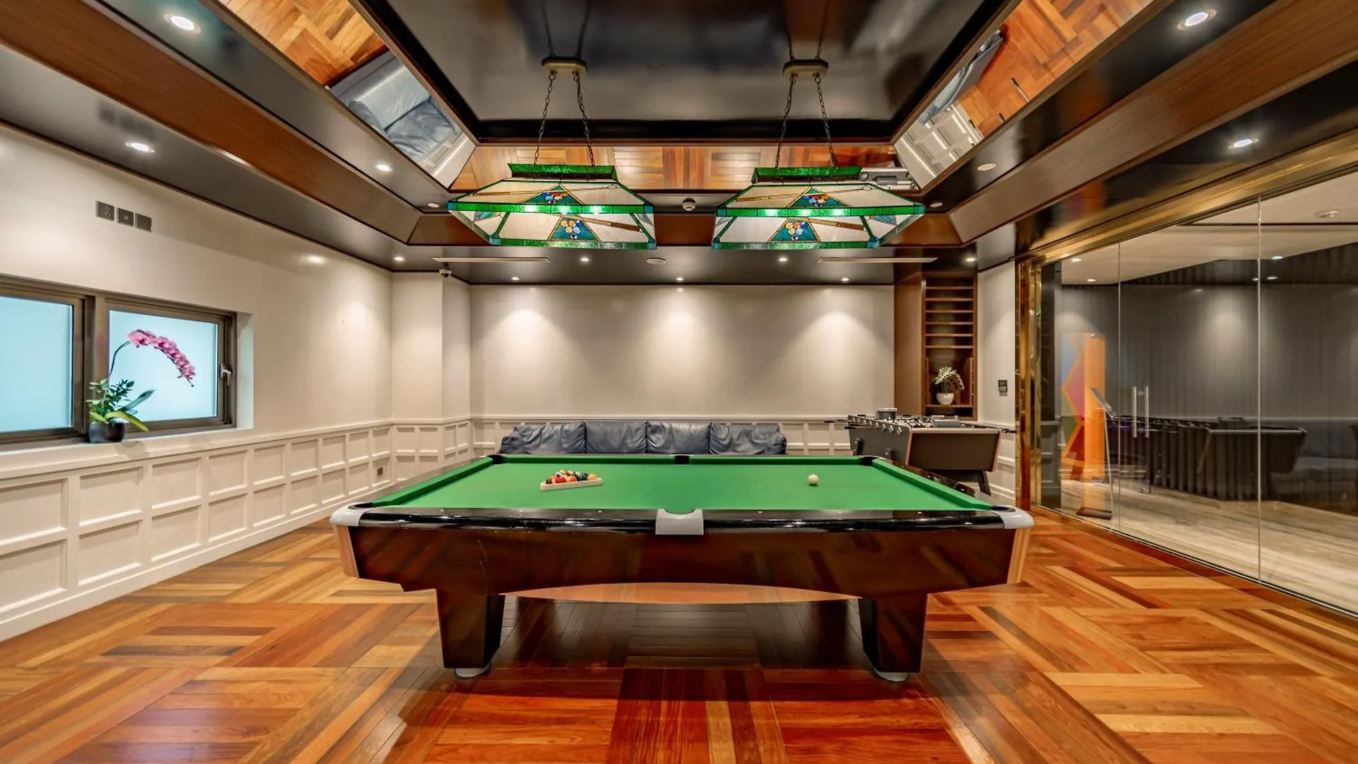 Sherwood Suites Ho Chi Minh City Aparthotel